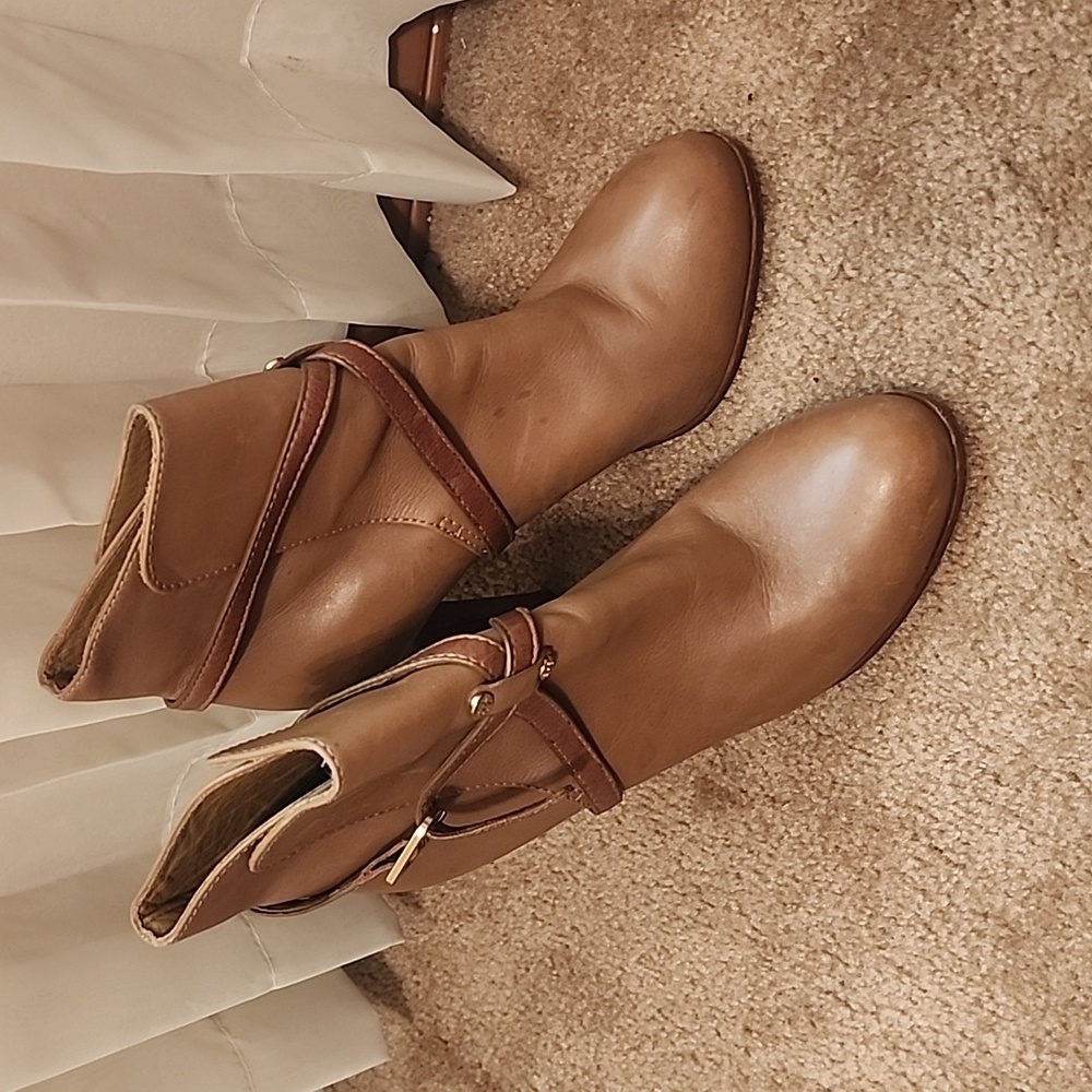 Tory Burch Vicuña Dorese High Heel Booties